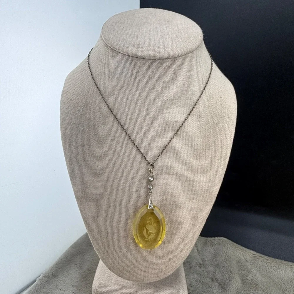 Vintage Intaglio Flower Necklace Faceted Yellow Glass Rhinestone Silver Tone 16